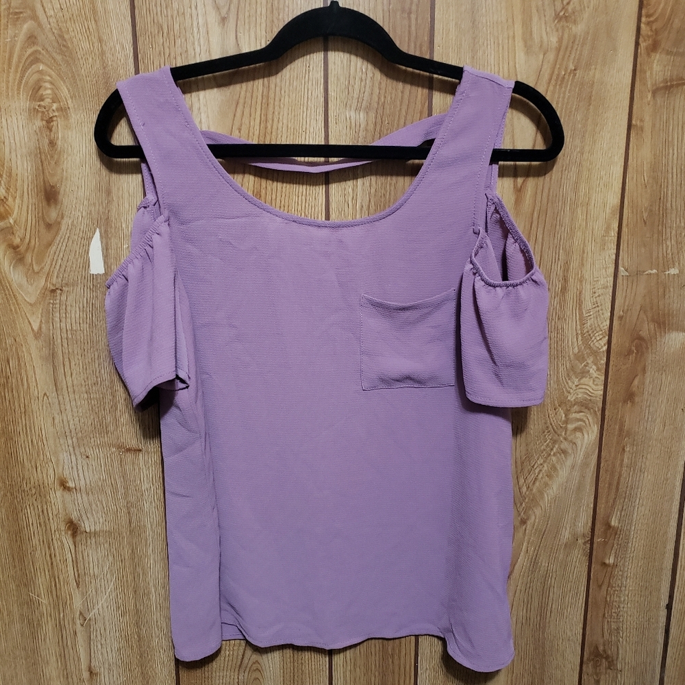Lily White Mauve Flowy Top Size Medium Cold Shoulder Strappy Back Detail
